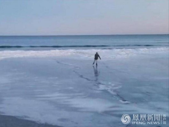 美國沙灘變溜冰場