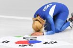 韓國選手摘銀磕頭道歉