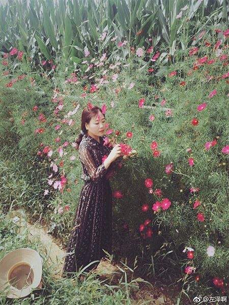 阿姨7條絲巾照相