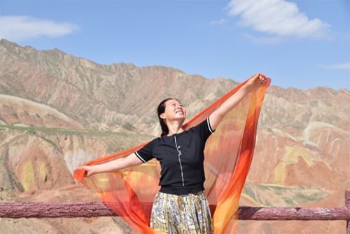 阿姨7條絲巾照相