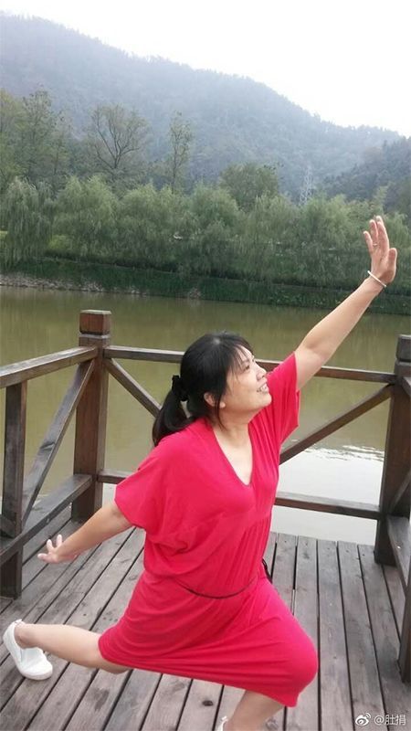 阿姨7條絲巾照相