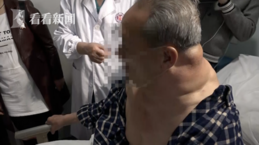 大爺喝酒成綠巨人