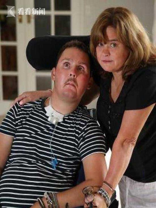 大學生生吞活蛞蝓