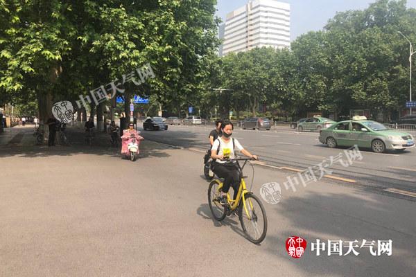 北方高溫南方悶熱