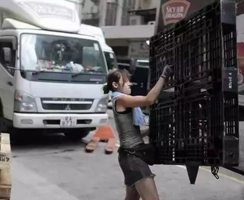 香港最美搬運(yùn)工朱芊佩