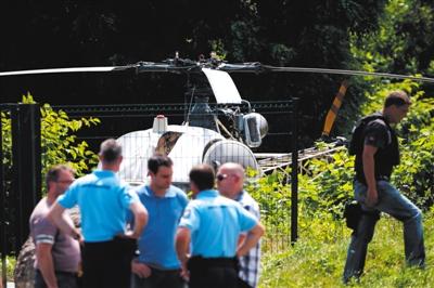 囚犯乘飛機越獄