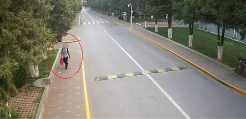 群演喬裝進女宿舍