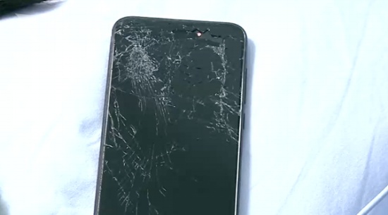 女生為慶祝自拍成重傷