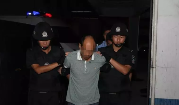 逃犯因一顆痣落網