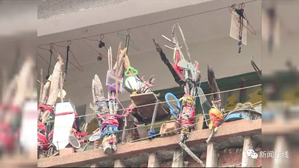 陽臺掛上百面鏡子