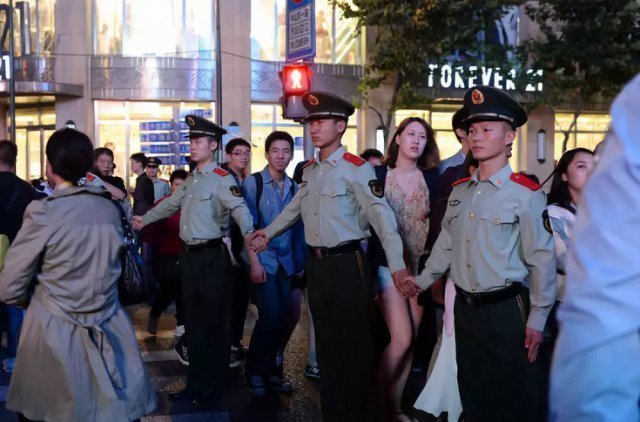 網紅景點堵上熱搜