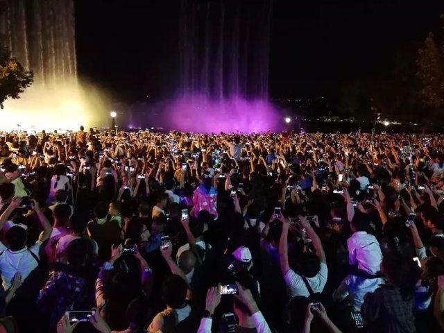 網紅景點堵上熱搜