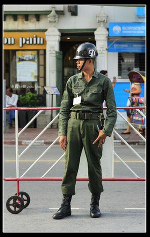 曼谷街頭發(fā)生槍戰(zhàn)