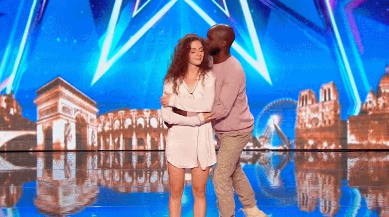 法國夫婦把家暴跳成了舞蹈 網友:看一次哭一次