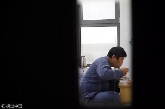 花錢蹲監(jiān)獄放松