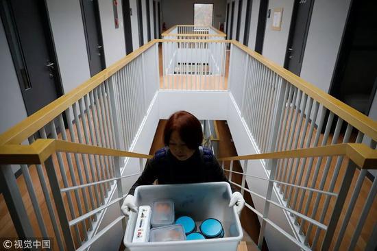 花錢蹲監(jiān)獄放松