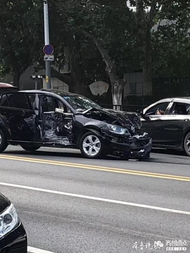 濟南舜耕路與千佛山南路路口車禍