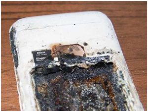 床上聽(tīng)歌手機(jī)爆炸