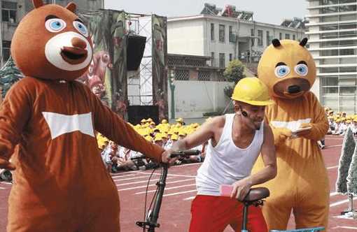 模仿光頭強走紅