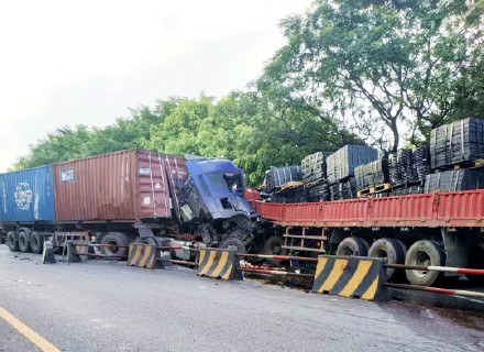 佛山三善大橋車禍現場圖片