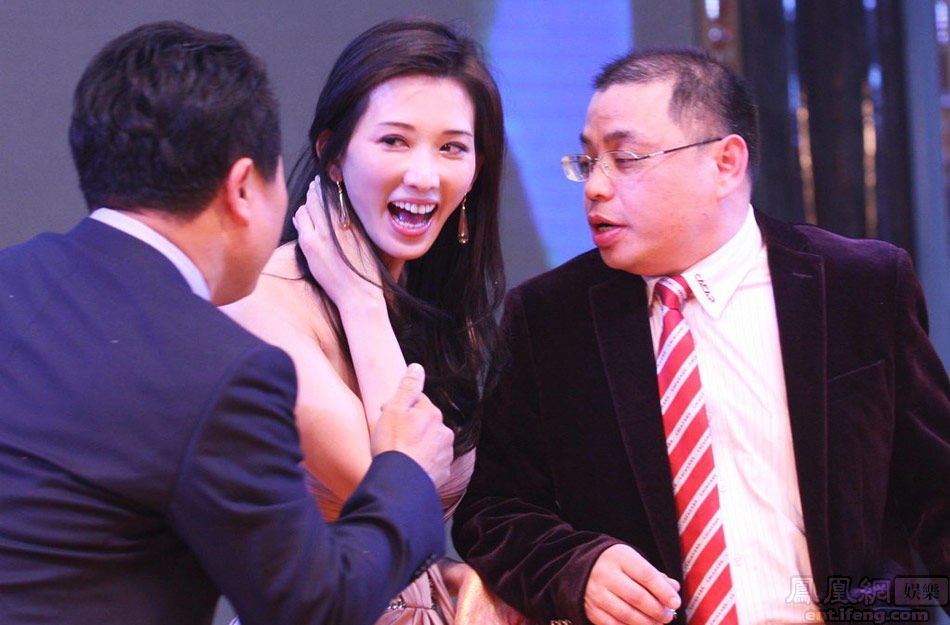 “志玲姐姐”性感的大長腿