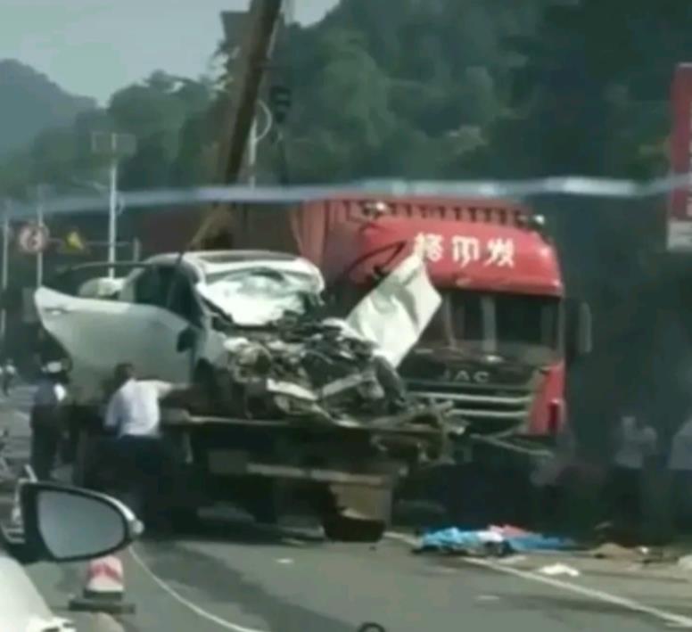 衡陽衡東縣314國道慘烈車禍現(xiàn)場圖片