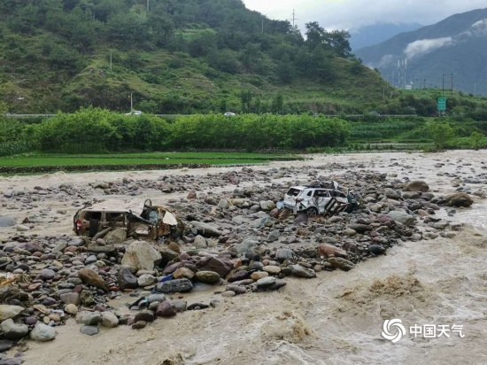 四川冕寧縣特大暴雨