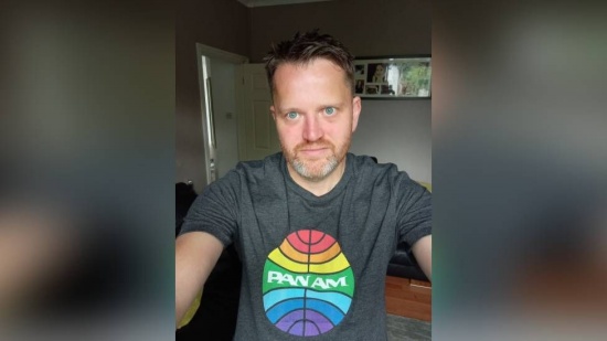 英格蘭男子為德國小球迷籌集資金 只希望哭泣的小球迷微笑