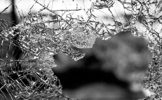 巴基斯坦公交車與卡車相撞車禍30死74傷