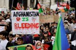 英國倫敦?cái)?shù)千人抗議塔利班接管阿富汗