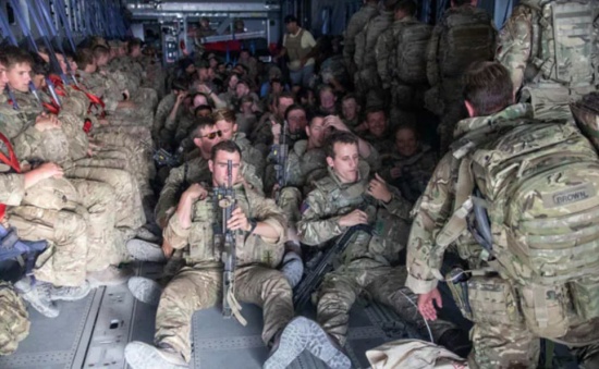 英國最后一次軍事飛行撤離喀布爾
