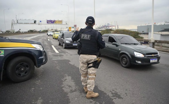 巴西銀行搶劫案 劫匪向警察開槍至少3人死亡