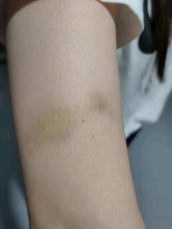 男子火車上騷擾女乘客 警方通報(bào),已拘留。