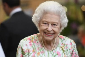 伊麗莎白女王拒絕“年度最佳老歌”獎