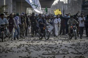 2名巴基斯坦警察在與拉合爾被禁激進黨的沖突中喪生