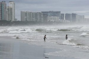 颶風里克登陸墨西哥太平洋海岸