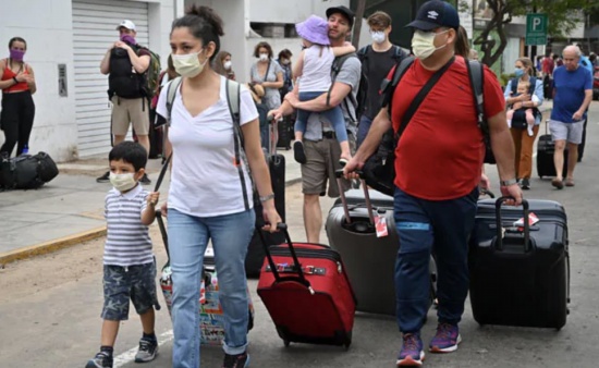 加拿大取消Covid旅游限制 安大略省將結束口罩規定