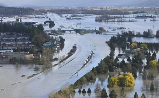 加拿大洪水阻斷了通往最大港口的鐵路通道,已造成至少1人死亡。
