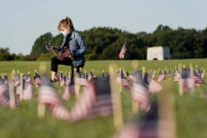 美國新冠死亡人數(shù)已超過80萬