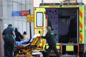 英國單日新增確診病例超過10萬例