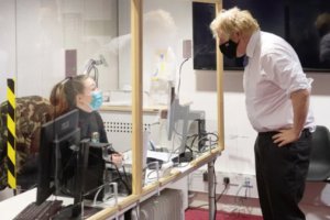 英國(guó)首相說 重癥監(jiān)護(hù)病房90%的患者沒有接種加強(qiáng)針