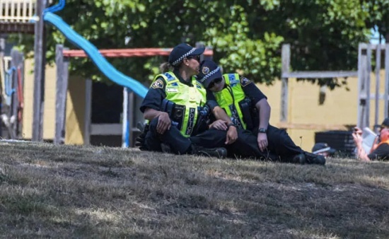 澳大利亞充氣城堡被風吹翻造成6人死亡