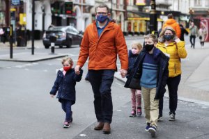 英格蘭的COVID-19流行率從創紀錄的高位略有下降