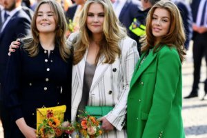 荷蘭人慶祝沒有疫情限制的國王節假期