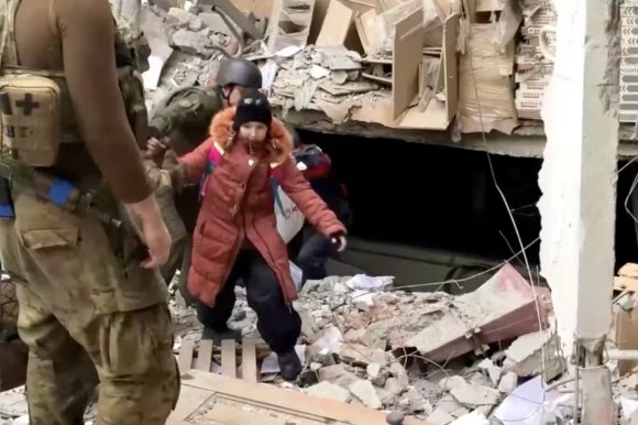 烏克蘭士兵稱仍有平民被困在馬里烏波爾鋼鐵廠