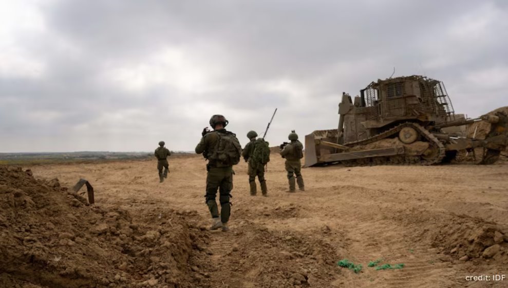 一名官員稱,以色列坦克已部署在路口。