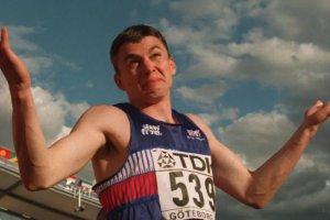 對(duì)田徑運(yùn)動(dòng)來(lái)說(shuō)保持30年的世界紀(jì)錄不是好事