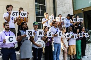 氣候活動人士呼吁各國拿出勇氣支持限制塑料生產條