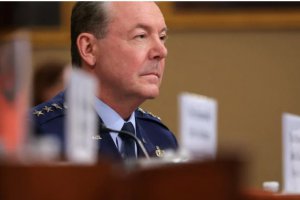 美國國防情報局局長將被免職