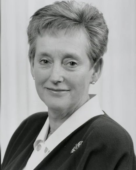 1996 年，里明頓被授予女爵士稱號，這是英國政府授予的最高榮譽之一。